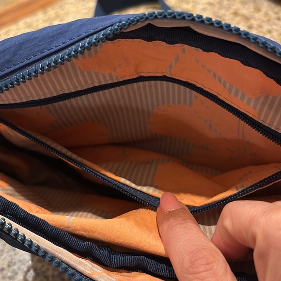 Aloha crossbody Fanny pack - Picture 6 of 7